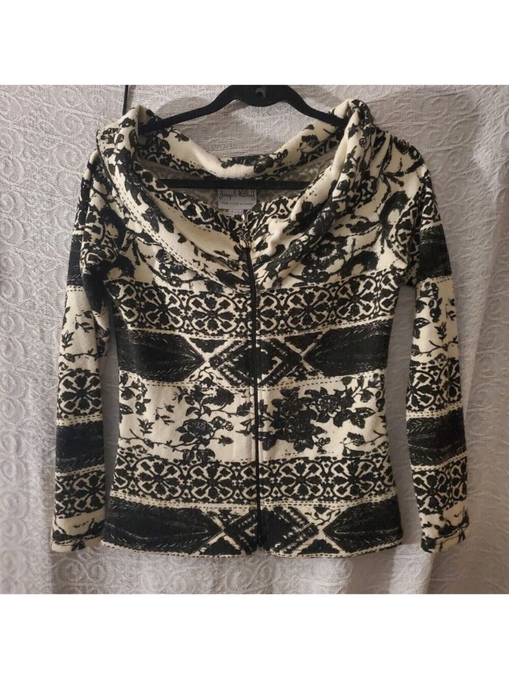 Vtg Wm 6  Joseph Ribkoff Zip Sweater/Jacket Cozy Made in Canada Fitted Romantic